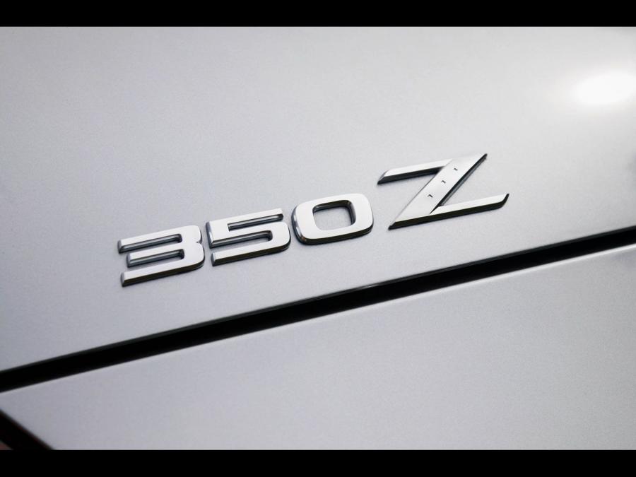  Nissan 350Z Roadster 2004 года  (фото 2 из 25)